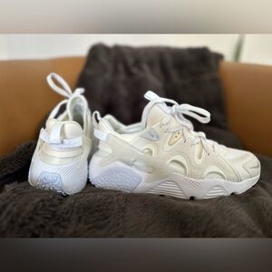 Nike air huarache size 8 women’s shoe